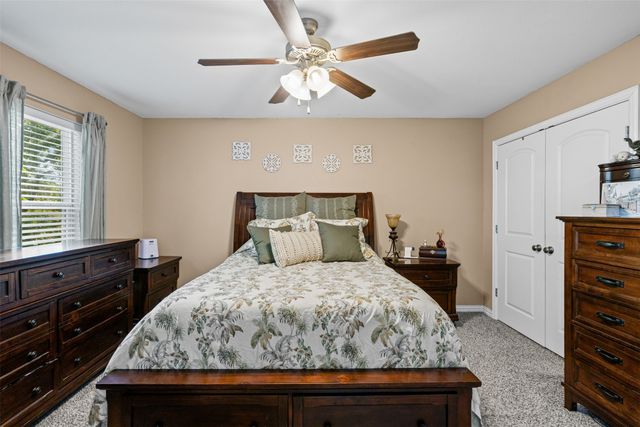 905 Poe Street, Azle, TX 76020