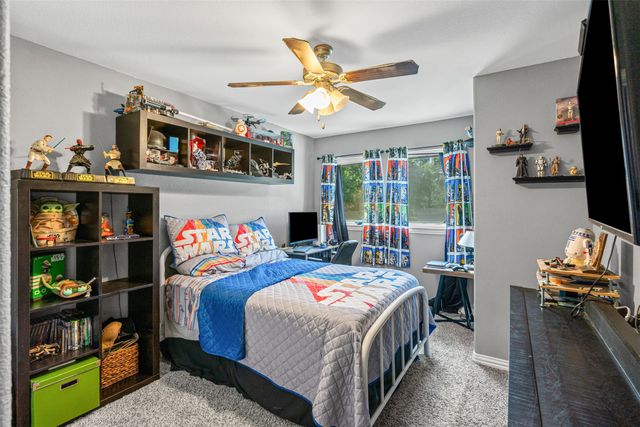 905 Poe Street, Azle, TX 76020