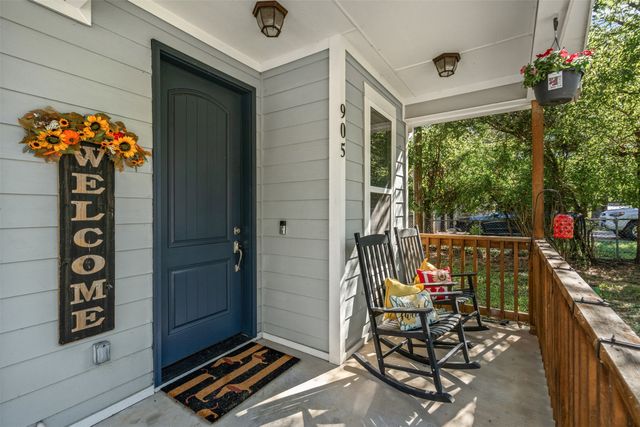 905 Poe Street, Azle, TX 76020