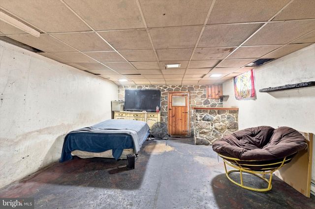 8512 MONROE ST, Upper Darby, PA 19082
