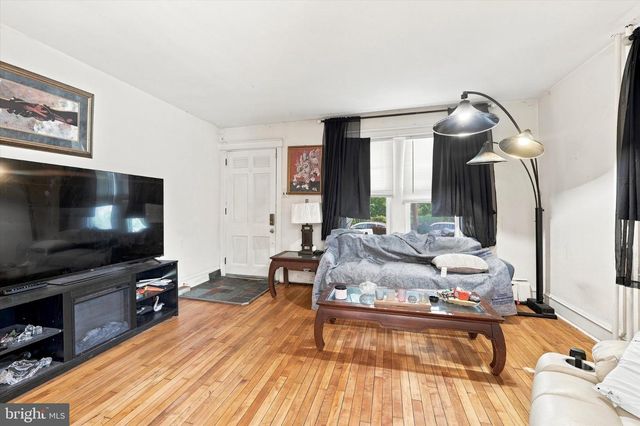8512 MONROE ST, Upper Darby, PA 19082