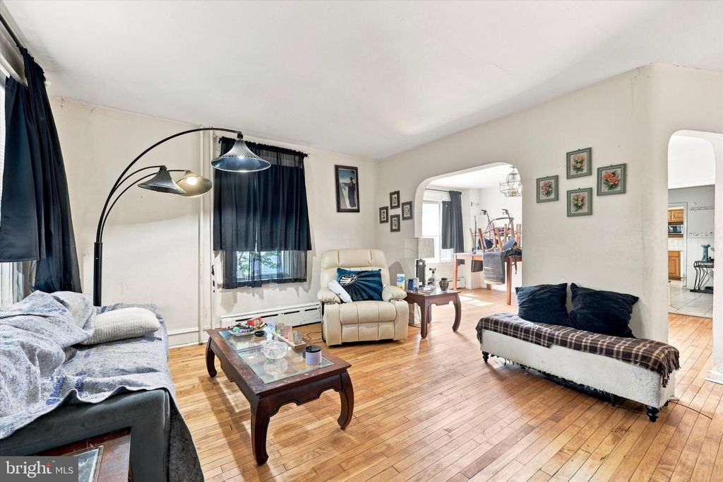 8512 MONROE ST, UPPER DARBY, PA 19082 — photo 2