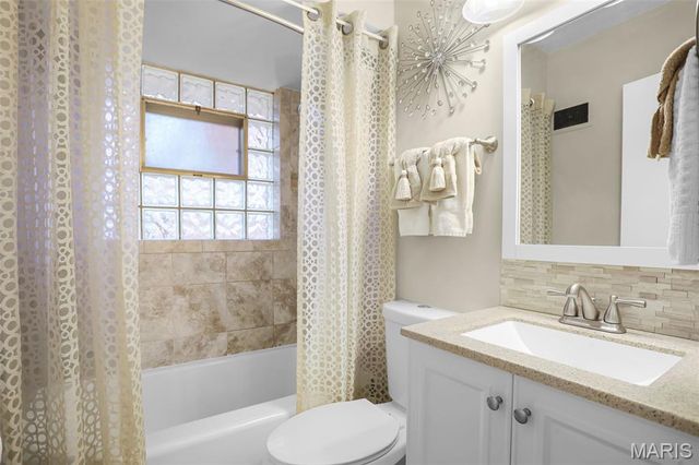 411 Lambeth Lane, St Louis, MO 63125