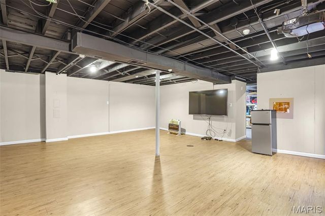 411 Lambeth Lane, St Louis, MO 63125