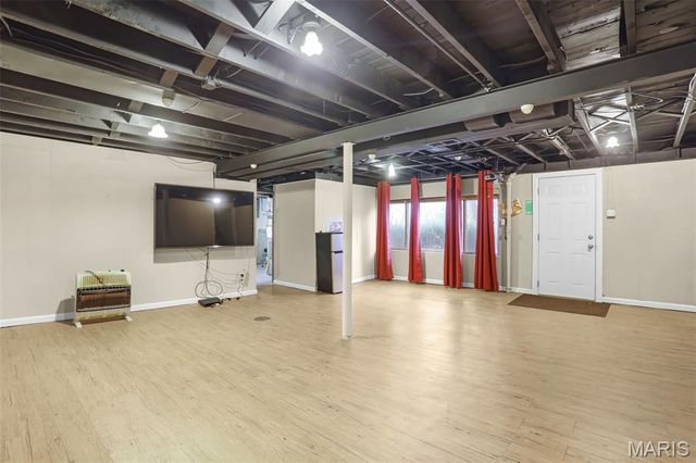 411 Lambeth Lane, St Louis, MO 63125