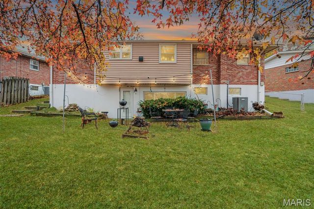 411 Lambeth Lane, St Louis, MO 63125