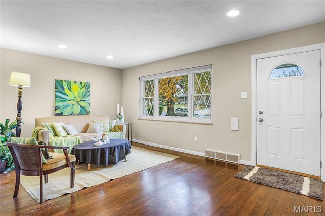 411 Lambeth Lane, St Louis, MO 63125