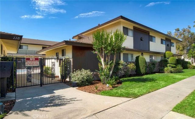 718 W Center, Placentia, CA 92870