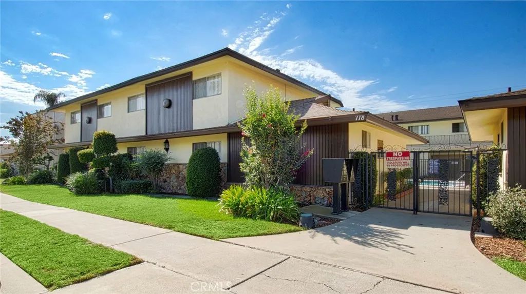 718 W Center, Placentia, CA 92870