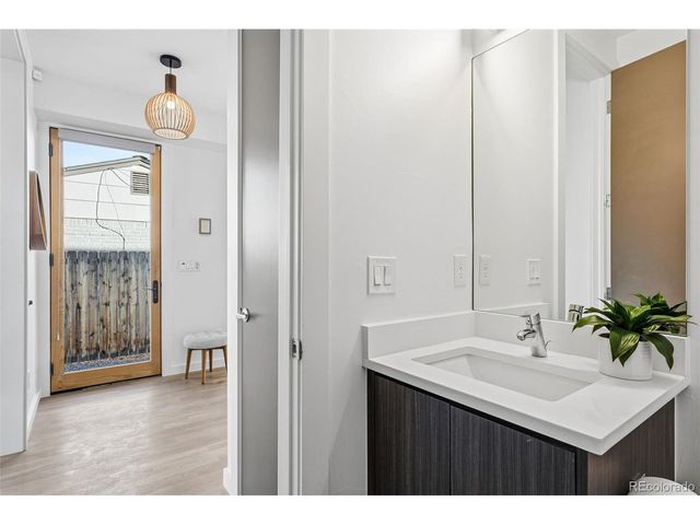 4252 Osage St, Denver, CO 80211