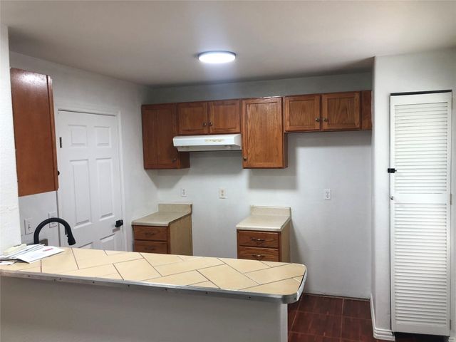 2606 Laurel Street, Grand Prairie, TX 75050