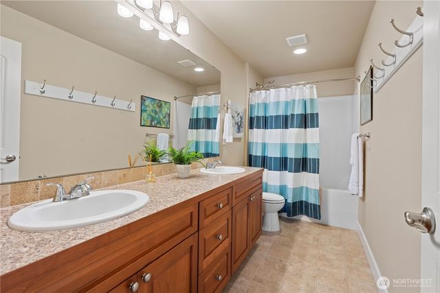 30180 60th Avenue S, Auburn, WA 98001