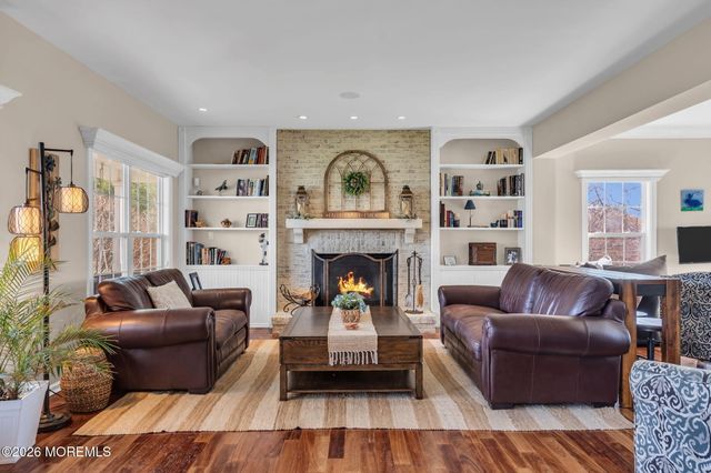4 Susan Court, Farmingdale, NJ 07727