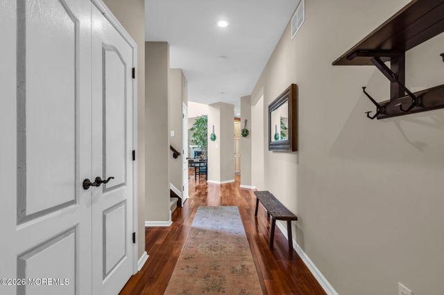 4 Susan Court, Farmingdale, NJ 07727