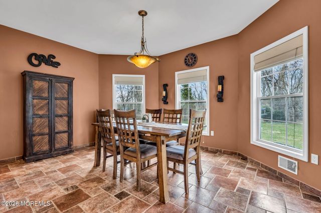 4 Susan Court, Farmingdale, NJ 07727