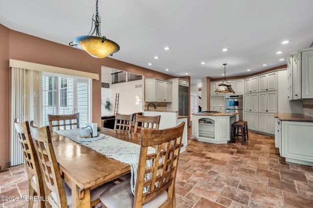 4 Susan Court, Farmingdale, NJ 07727