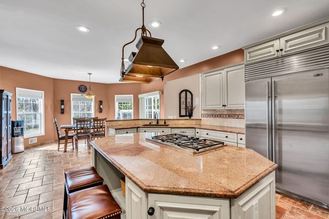 4 Susan Court, Farmingdale, NJ 07727