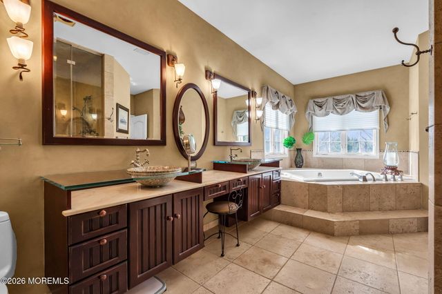 4 Susan Court, Farmingdale, NJ 07727