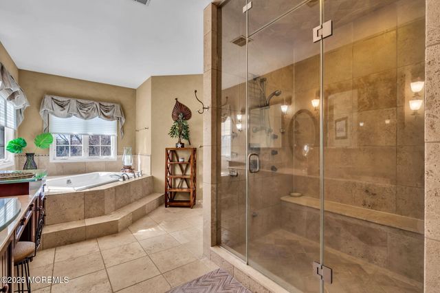 4 Susan Court, Farmingdale, NJ 07727