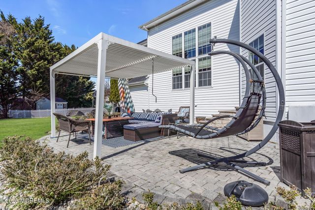 4 Susan Court, Farmingdale, NJ 07727