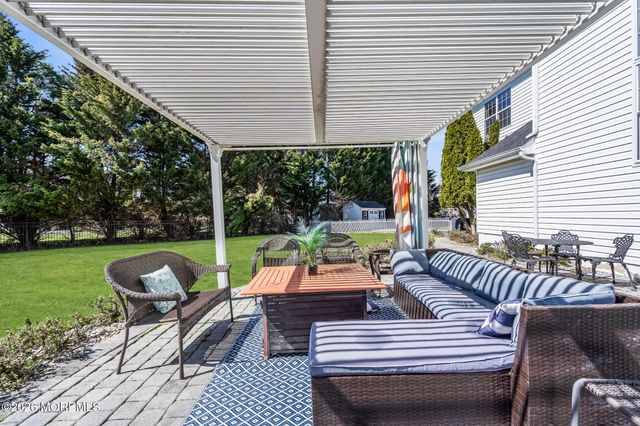 4 Susan Court, Farmingdale, NJ 07727