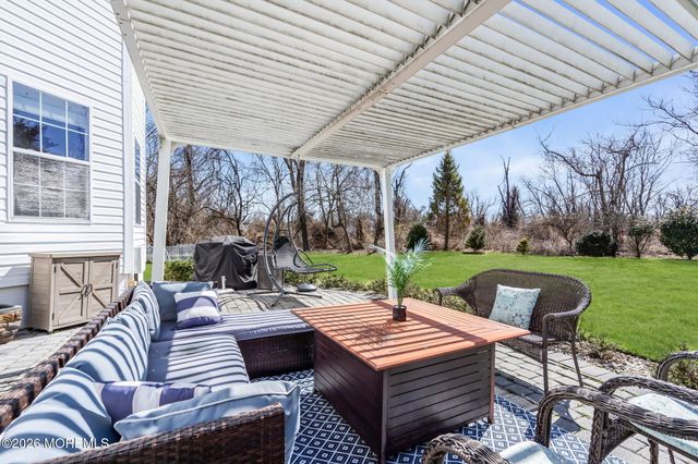4 Susan Court, Farmingdale, NJ 07727