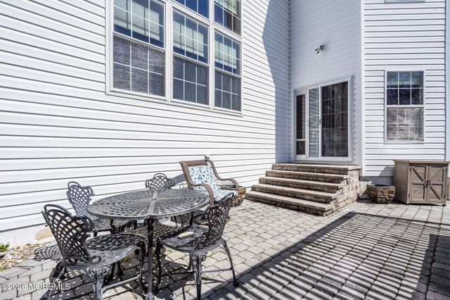 4 Susan Court, Farmingdale, NJ 07727