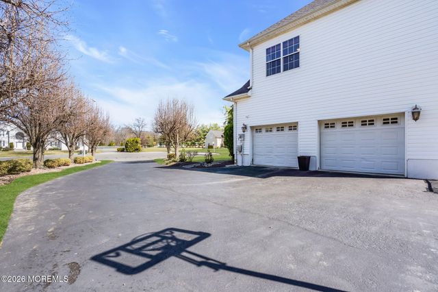 4 Susan Court, Farmingdale, NJ 07727