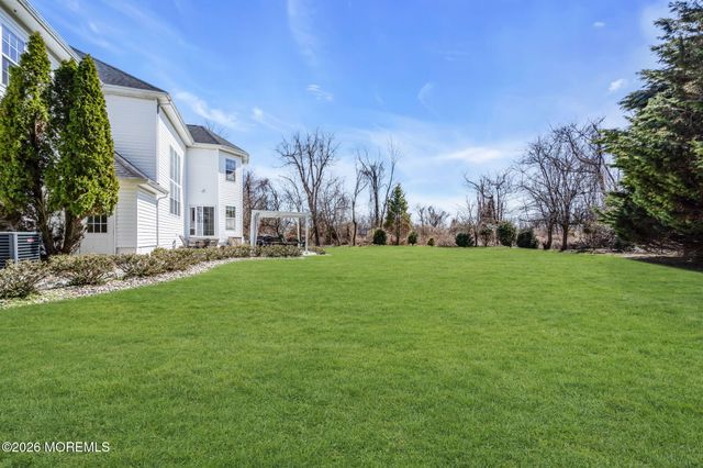 4 Susan Court, Farmingdale, NJ 07727
