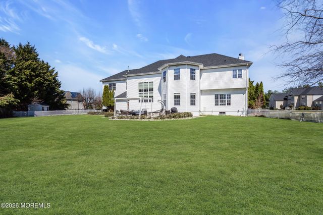 4 Susan Court, Farmingdale, NJ 07727
