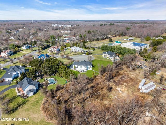 4 Susan Court, Farmingdale, NJ 07727