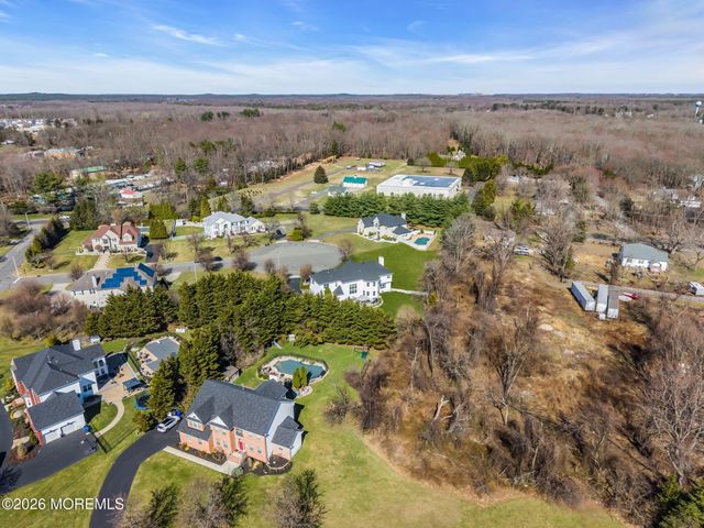 4 Susan Court, Farmingdale, NJ 07727