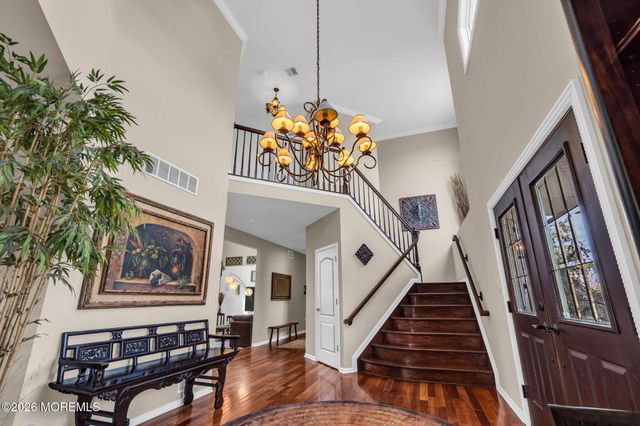4 Susan Court, Farmingdale, NJ 07727