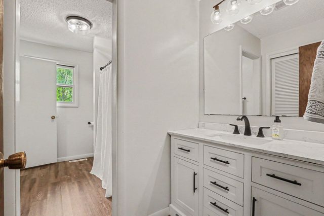 16711 CD Avenue E, Augusta, MI 49012