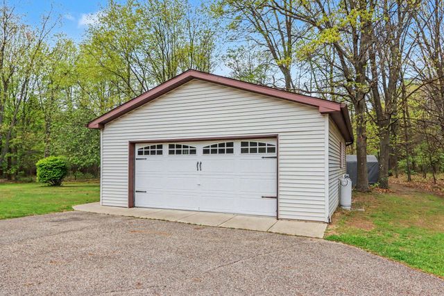 16711 CD Avenue E, Augusta, MI 49012