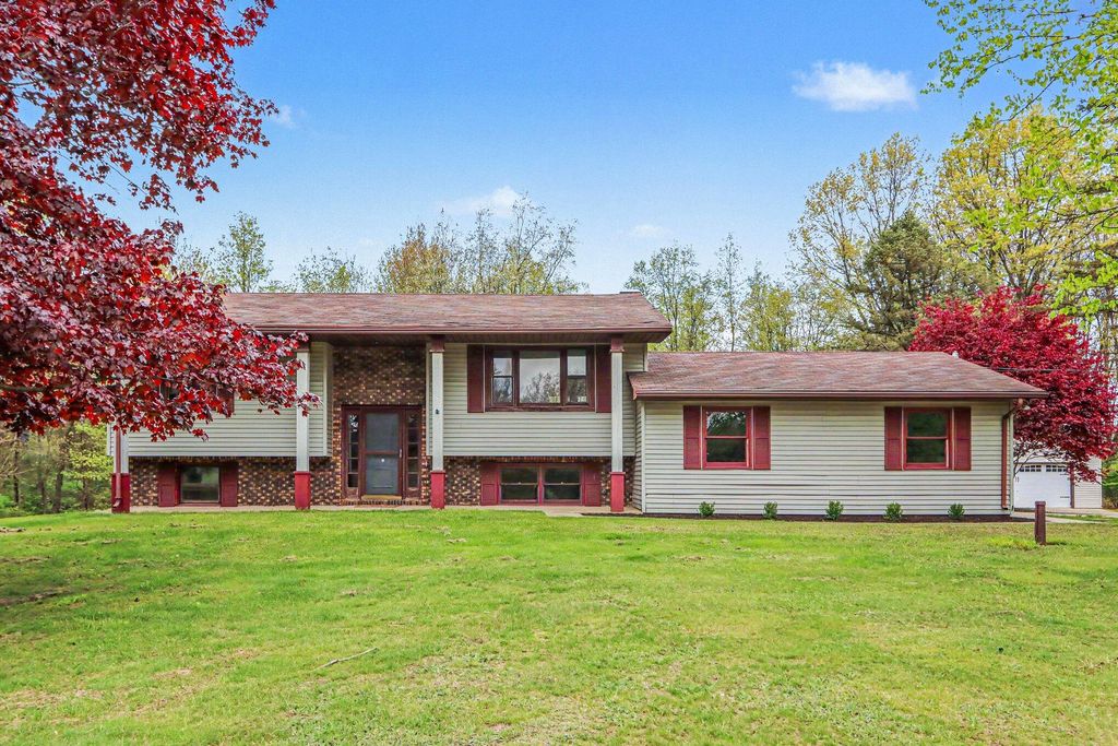 16711 CD Avenue E, Augusta, MI 49012