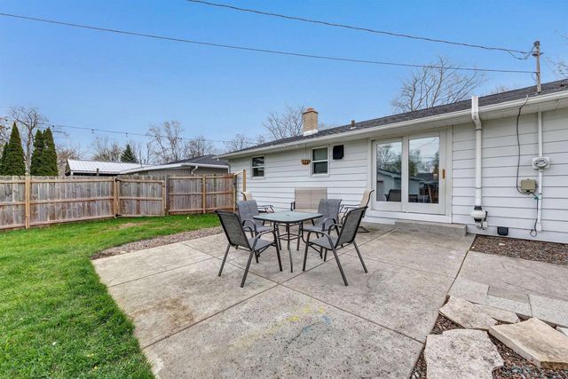 3025 LAWNDALE DRIVE, Green Bay, WI 54311