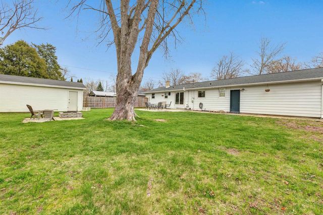 3025 LAWNDALE DRIVE, Green Bay, WI 54311