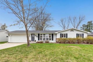 3025 LAWNDALE DRIVE, Green Bay, WI 54311