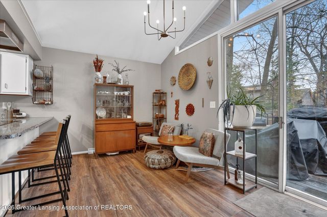 1800-1810 S Foxcroft Road, East Lansing, MI 48823