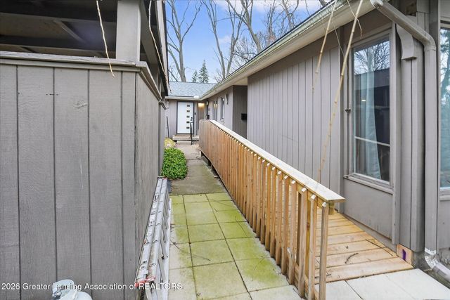 1800-1810 S Foxcroft Road, East Lansing, MI 48823