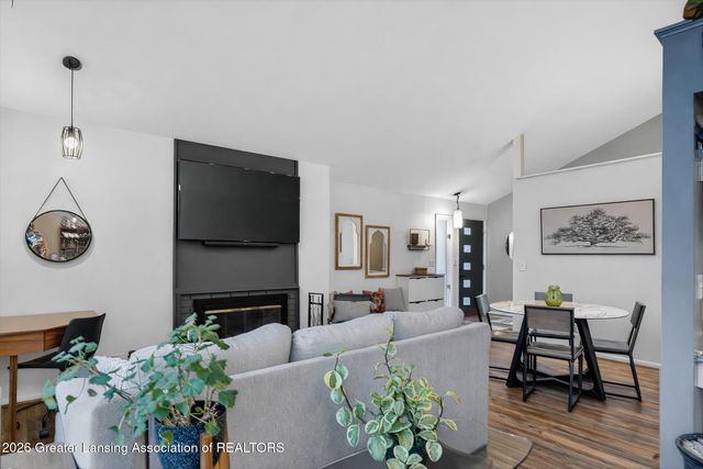 1800-1810 S Foxcroft Road, East Lansing, MI 48823