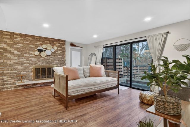 1800-1810 S Foxcroft Road, East Lansing, MI 48823