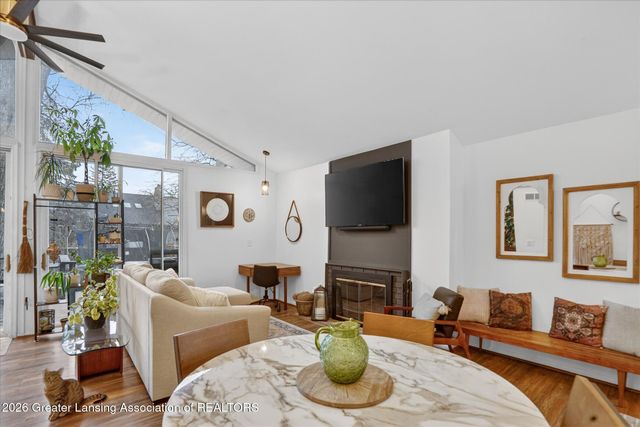 1800-1810 S Foxcroft Road, East Lansing, MI 48823