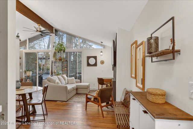 1800-1810 S Foxcroft Road, East Lansing, MI 48823