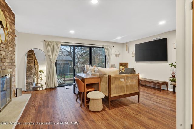 1800-1810 S Foxcroft Road, East Lansing, MI 48823