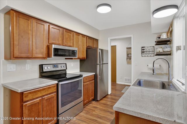 1800-1810 S Foxcroft Road, East Lansing, MI 48823