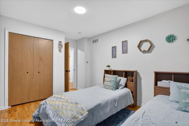 1800-1810 S Foxcroft Road, East Lansing, MI 48823