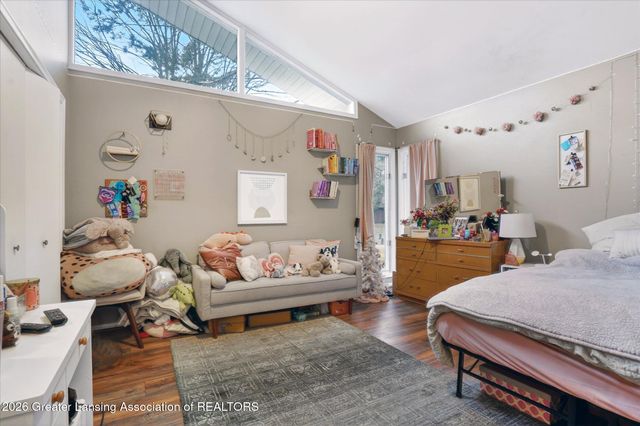 1800-1810 S Foxcroft Road, East Lansing, MI 48823