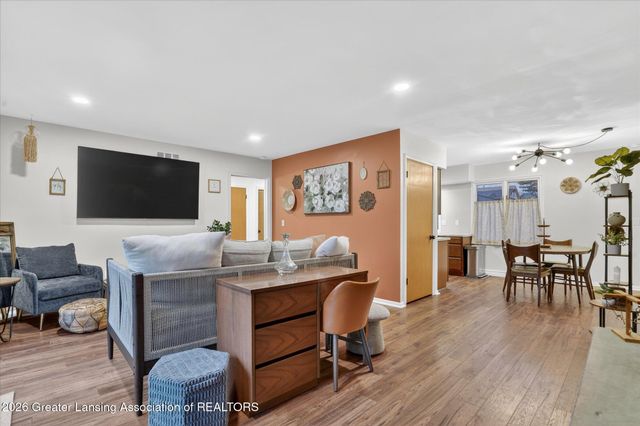 1800-1810 S Foxcroft Road, East Lansing, MI 48823